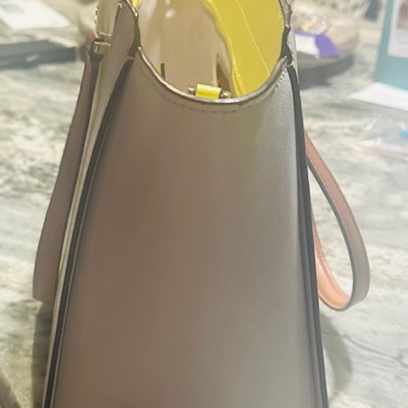 Kate Spade Lemon/White Brand New Pocket Bag/long handle not included - Picture 9 of 15
